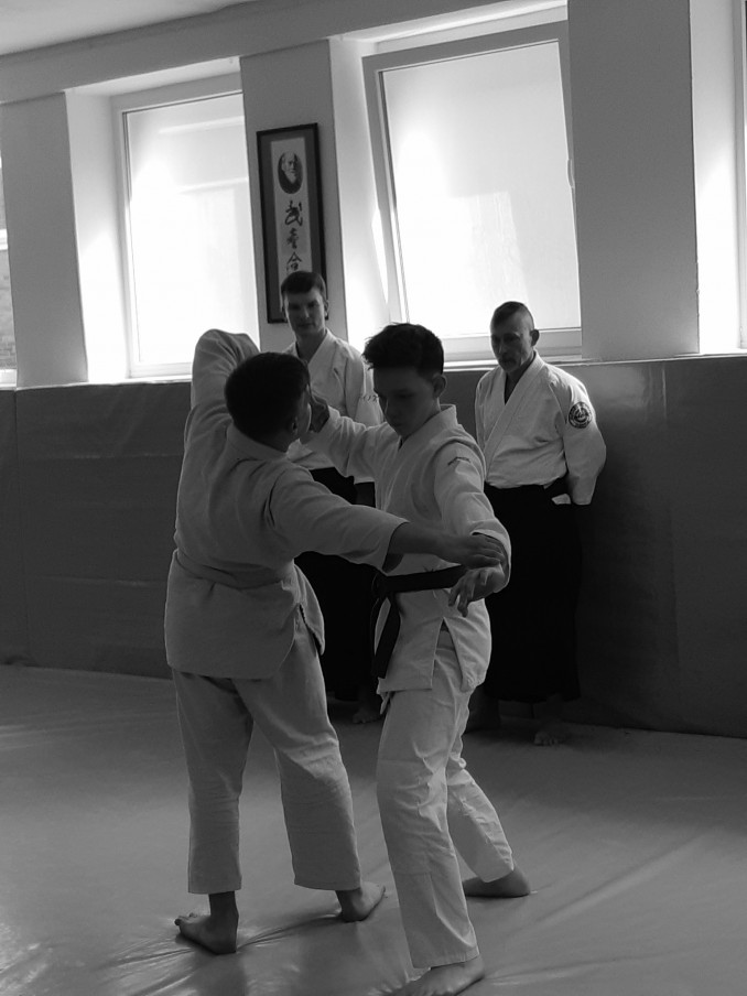 Tiesi laikysena aikido treniruotėje